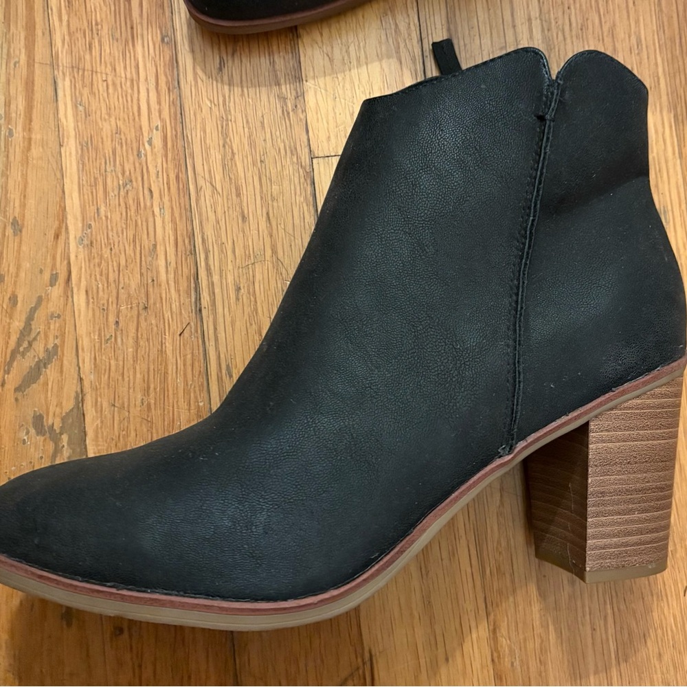 *NEW* MIA Black Ankle Boots
